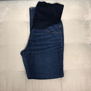 Liz Lange Maternity Jeans, Length Waist Down 36.75”and inseam 30.5 “(Size 14)